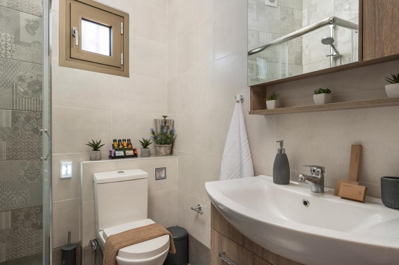 Floral Beach Apt With Lux Extras & Special Treats Kolimvárion Exterior foto